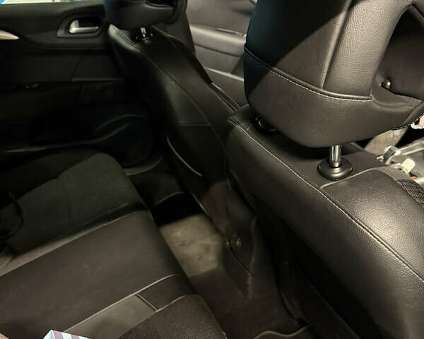 Серый Ситроен С4, объемом двигателя 1.56 л и пробегом 250 тыс. км за 8000 $, фото 7 на Automoto.ua