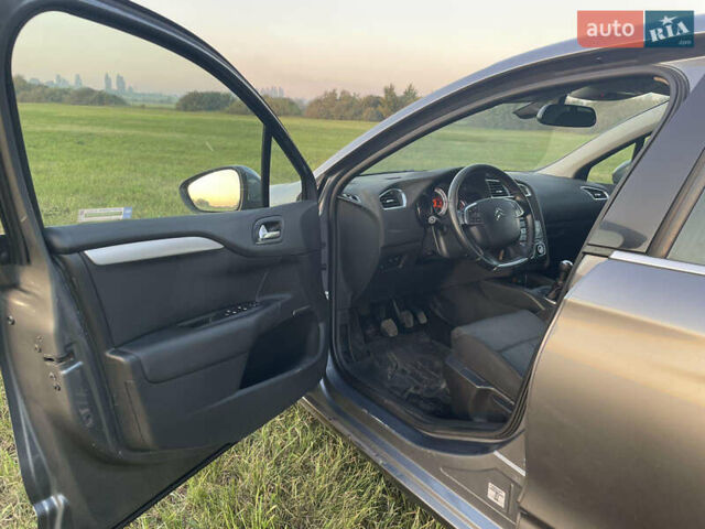 Серый Ситроен С4, объемом двигателя 1.6 л и пробегом 183 тыс. км за 5550 $, фото 8 на Automoto.ua