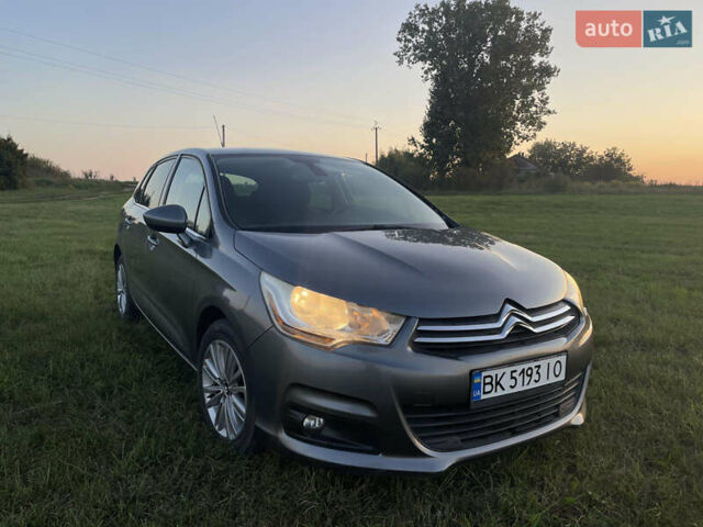 Серый Ситроен С4, объемом двигателя 1.6 л и пробегом 183 тыс. км за 5550 $, фото 2 на Automoto.ua