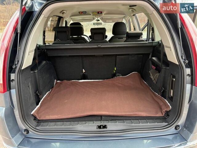 Серый Ситроен С4, объемом двигателя 1.6 л и пробегом 304 тыс. км за 7500 $, фото 10 на Automoto.ua