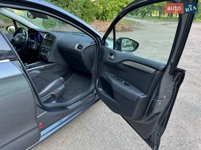 Серый Ситроен С4, объемом двигателя 1.56 л и пробегом 280 тыс. км за 7300 $, фото 32 на Automoto.ua