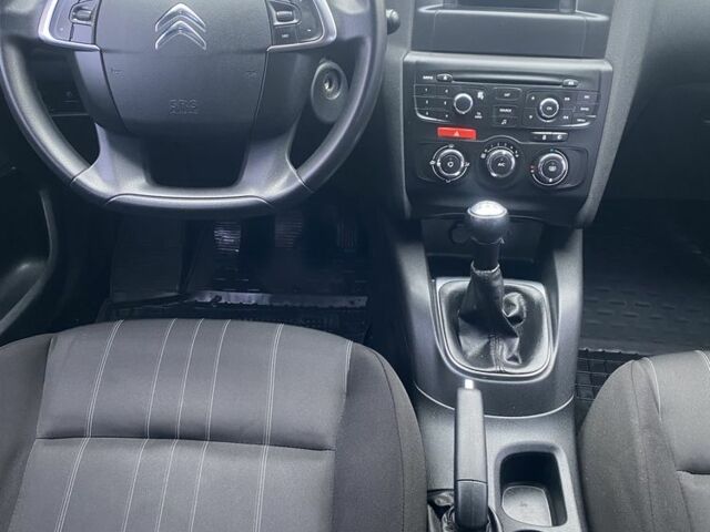 Серый Ситроен С4, объемом двигателя 1.4 л и пробегом 183 тыс. км за 5600 $, фото 7 на Automoto.ua