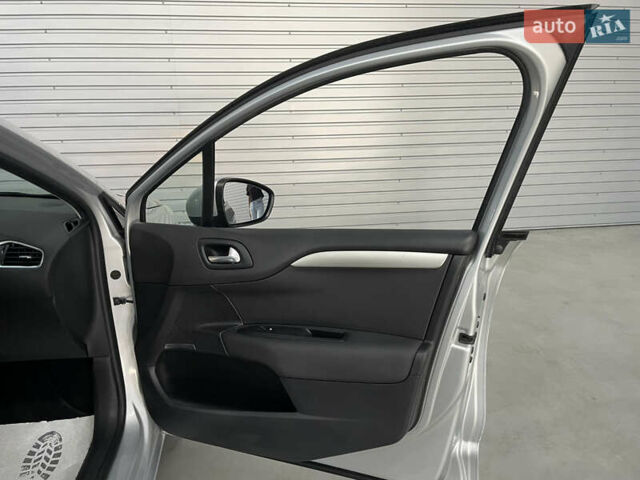 Ситроен С4 2012 в Стрые на Automoto.ua Серый Ситроен С4, объемом двигателя 1.6 л и пробегом 218 тыс. км за 7950 $, фото 32 на Automoto.ua