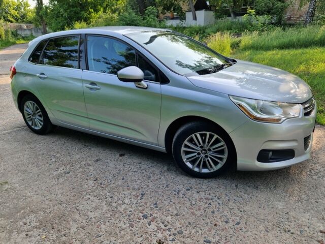 Серый Ситроен С4, объемом двигателя 1.6 л и пробегом 300 тыс. км за 6600 $, фото 10 на Automoto.ua