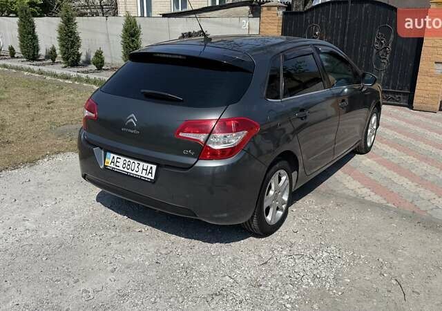 Серый Ситроен С4, объемом двигателя 1.6 л и пробегом 182 тыс. км за 5500 $, фото 4 на Automoto.ua
