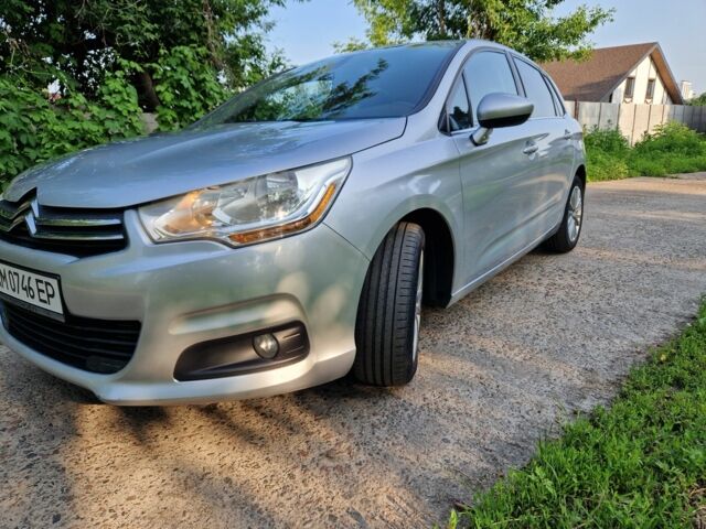 Серый Ситроен С4, объемом двигателя 1.6 л и пробегом 300 тыс. км за 6600 $, фото 4 на Automoto.ua