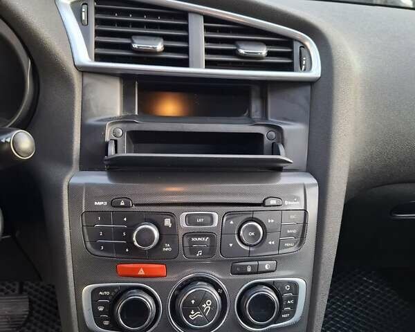Ситроен С4 2012 в Яворове на Automoto.ua Серый Ситроен С4, объемом двигателя 1.6 л и пробегом 97 тыс. км за 7500 $, фото 16 на Automoto.ua