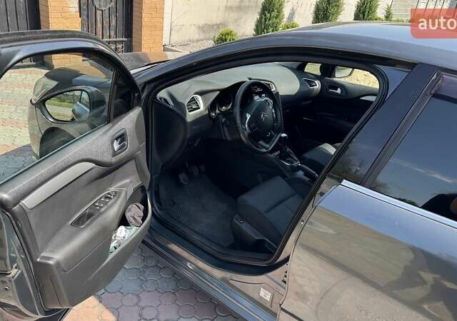 Серый Ситроен С4, объемом двигателя 1.6 л и пробегом 182 тыс. км за 5500 $, фото 12 на Automoto.ua