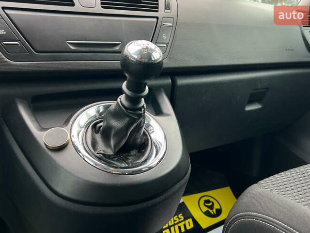 Серый Ситроен С4, объемом двигателя 1.56 л и пробегом 215 тыс. км за 7999 $, фото 12 на Automoto.ua