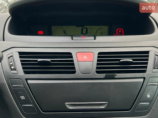 Серый Ситроен С4, объемом двигателя 1.56 л и пробегом 215 тыс. км за 7999 $, фото 11 на Automoto.ua