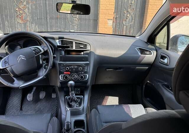 Серый Ситроен С4, объемом двигателя 1.6 л и пробегом 182 тыс. км за 5500 $, фото 14 на Automoto.ua