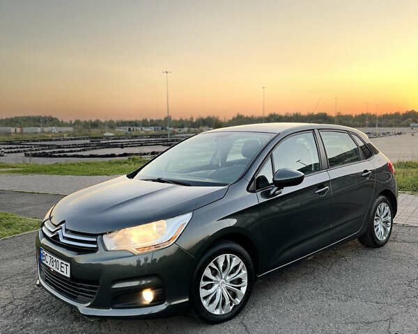 Серый Ситроен С4, объемом двигателя 1.56 л и пробегом 245 тыс. км за 7500 $, фото 1 на Automoto.ua