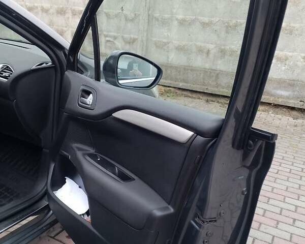 Серый Ситроен С4, объемом двигателя 1.6 л и пробегом 233 тыс. км за 8300 $, фото 17 на Automoto.ua