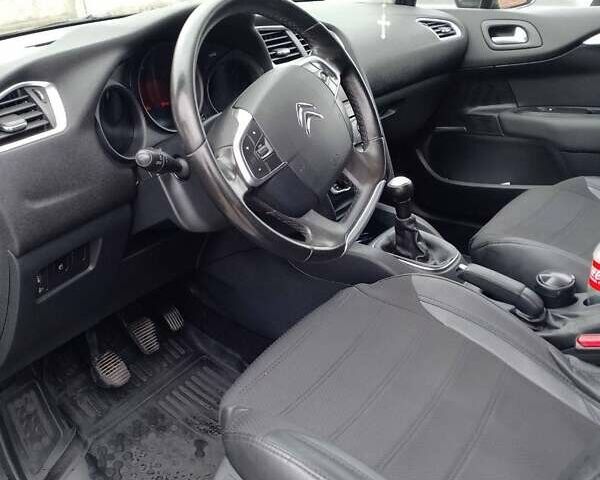 Серый Ситроен С4, объемом двигателя 1.6 л и пробегом 233 тыс. км за 8300 $, фото 8 на Automoto.ua