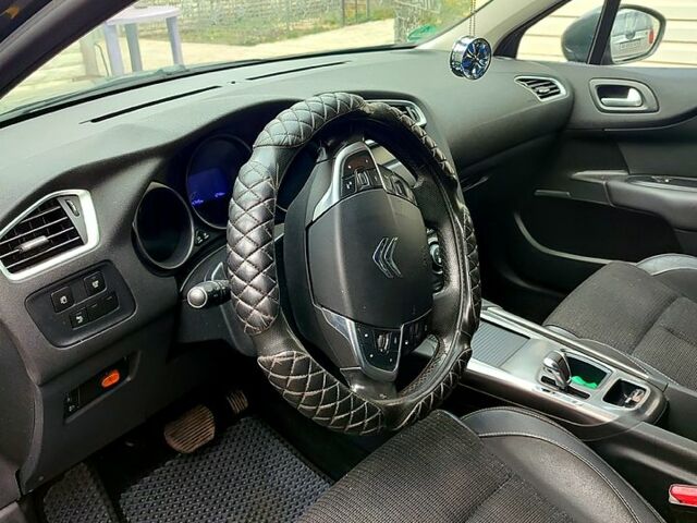 Серый Ситроен С4, объемом двигателя 1.6 л и пробегом 145 тыс. км за 6000 $, фото 4 на Automoto.ua