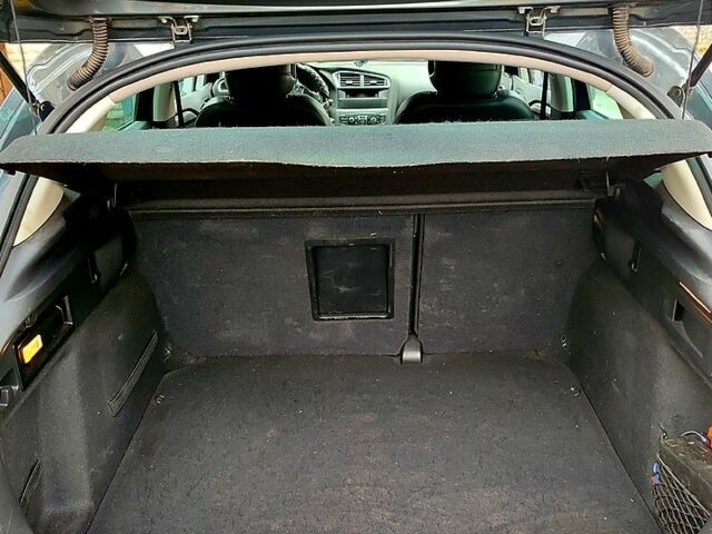 Серый Ситроен С4, объемом двигателя 1.6 л и пробегом 145 тыс. км за 6000 $, фото 7 на Automoto.ua