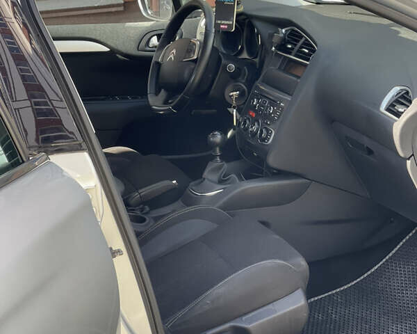 Сірий Сітроен С4, об'ємом двигуна 1.6 л та пробігом 220 тис. км за 7000 $, фото 9 на Automoto.ua