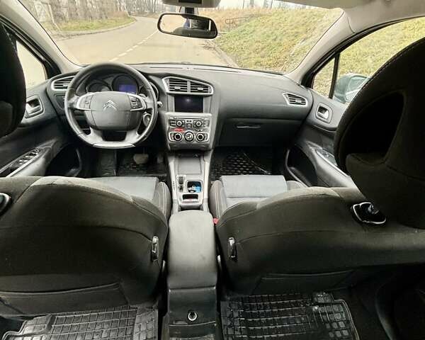 Серый Ситроен С4, объемом двигателя 1.56 л и пробегом 221 тыс. км за 8000 $, фото 7 на Automoto.ua