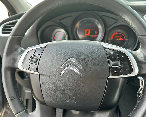 Серый Ситроен С4, объемом двигателя 1.4 л и пробегом 130 тыс. км за 7999 $, фото 13 на Automoto.ua