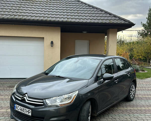 Серый Ситроен С4, объемом двигателя 1.56 л и пробегом 296 тыс. км за 7600 $, фото 1 на Automoto.ua