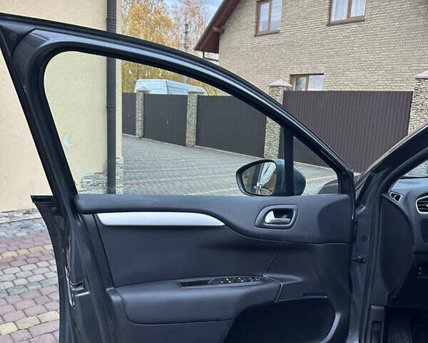 Серый Ситроен С4, объемом двигателя 1.56 л и пробегом 296 тыс. км за 7600 $, фото 15 на Automoto.ua
