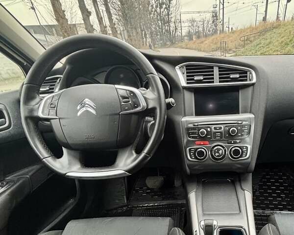 Серый Ситроен С4, объемом двигателя 1.56 л и пробегом 221 тыс. км за 8000 $, фото 6 на Automoto.ua