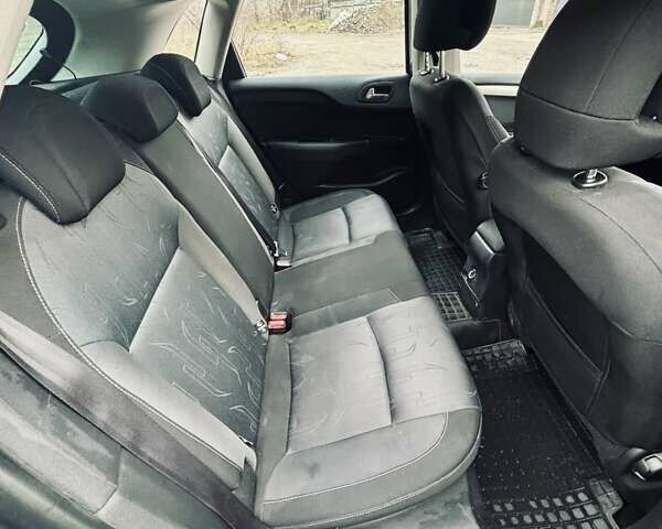 Серый Ситроен С4, объемом двигателя 1.56 л и пробегом 221 тыс. км за 8000 $, фото 8 на Automoto.ua