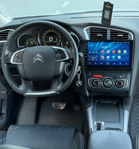 Серый Ситроен С4, объемом двигателя 1.6 л и пробегом 275 тыс. км за 7900 $, фото 26 на Automoto.ua