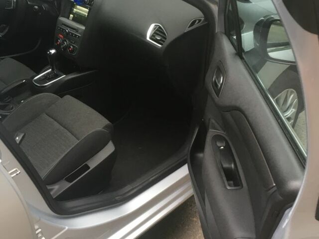 Серый Ситроен С4, объемом двигателя 1.6 л и пробегом 190 тыс. км за 10800 $, фото 11 на Automoto.ua