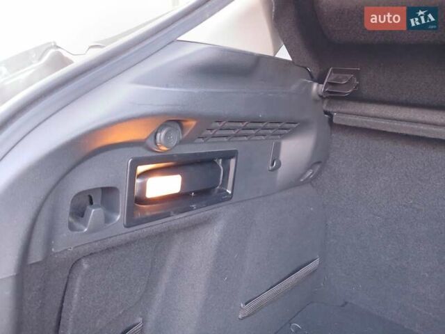 Ситроен С4 2015 в Кицмане на Automoto.ua Серый Ситроен С4, объемом двигателя 1.56 л и пробегом 167 тыс. км за 9300 $, фото 30 на Automoto.ua