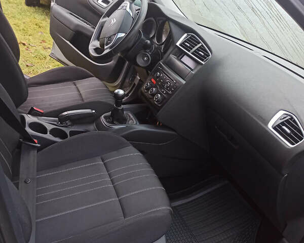 Серый Ситроен С4, объемом двигателя 1.2 л и пробегом 128 тыс. км за 8500 $, фото 5 на Automoto.ua