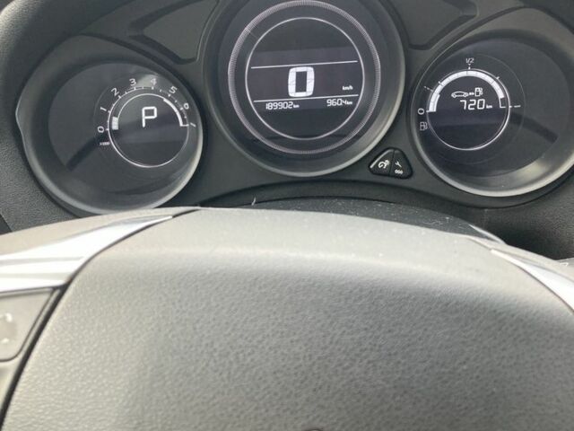 Серый Ситроен С4, объемом двигателя 1.6 л и пробегом 190 тыс. км за 10800 $, фото 14 на Automoto.ua