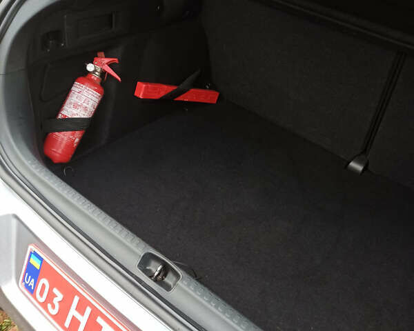 Серый Ситроен С4, объемом двигателя 1.2 л и пробегом 128 тыс. км за 8500 $, фото 11 на Automoto.ua