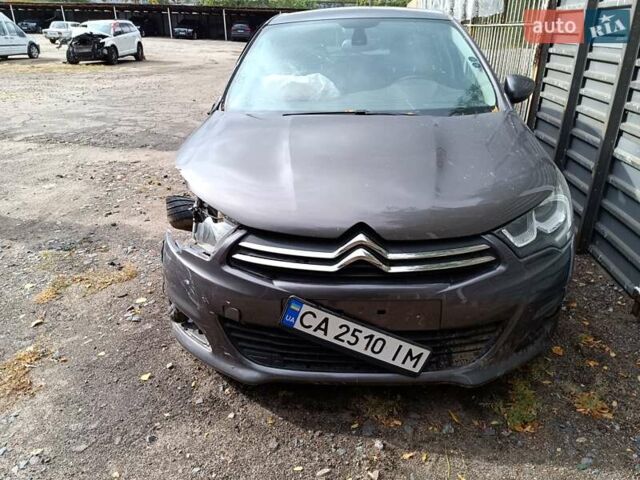 Серый Ситроен С4, объемом двигателя 1.6 л и пробегом 160 тыс. км за 7000 $, фото 6 на Automoto.ua