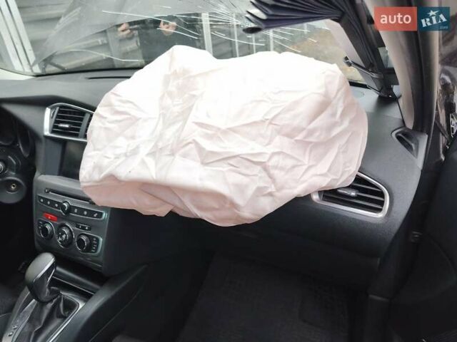 Серый Ситроен С4, объемом двигателя 1.6 л и пробегом 160 тыс. км за 7000 $, фото 1 на Automoto.ua