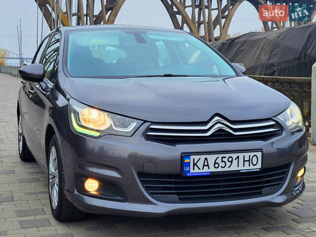 Серый Ситроен С4, объемом двигателя 1.2 л и пробегом 122 тыс. км за 9800 $, фото 1 на Automoto.ua