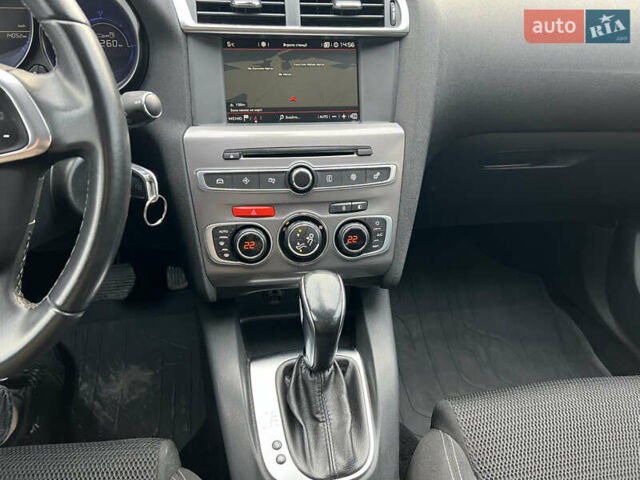 Серый Ситроен С4, объемом двигателя 1.6 л и пробегом 213 тыс. км за 11500 $, фото 19 на Automoto.ua