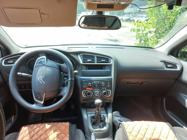 Серый Ситроен С4, объемом двигателя 1.6 л и пробегом 185 тыс. км за 12000 $, фото 7 на Automoto.ua