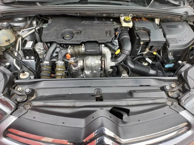 Серый Ситроен С4, объемом двигателя 1.6 л и пробегом 185 тыс. км за 12000 $, фото 5 на Automoto.ua