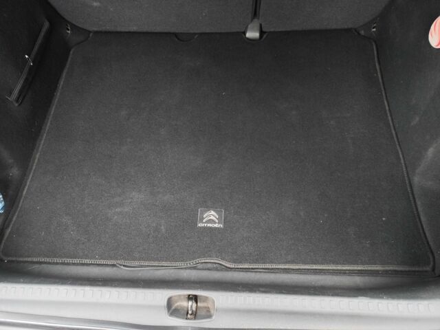 Серый Ситроен С4, объемом двигателя 1.6 л и пробегом 185 тыс. км за 12000 $, фото 11 на Automoto.ua