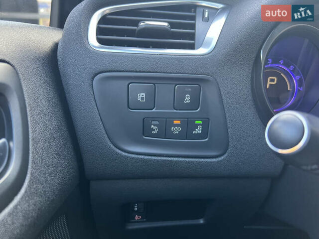 Серый Ситроен С4, объемом двигателя 1.6 л и пробегом 213 тыс. км за 11500 $, фото 24 на Automoto.ua