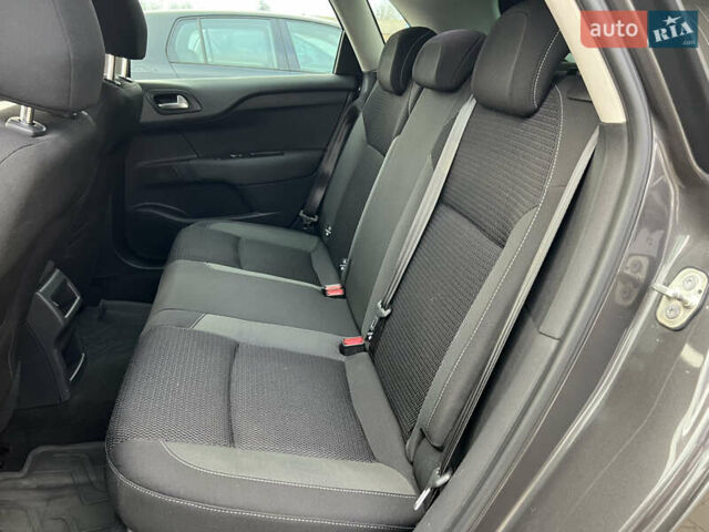 Серый Ситроен С4, объемом двигателя 1.6 л и пробегом 213 тыс. км за 11500 $, фото 26 на Automoto.ua