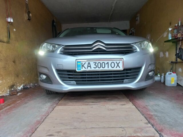 Серый Ситроен С4, объемом двигателя 1.6 л и пробегом 185 тыс. км за 12000 $, фото 16 на Automoto.ua