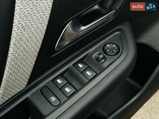 Серый Ситроен С4, объемом двигателя 1.5 л и пробегом 23 тыс. км за 25200 $, фото 26 на Automoto.ua