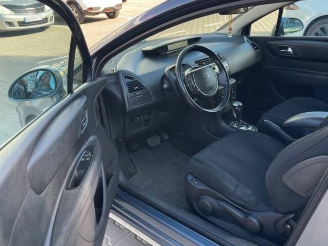 Серый Ситроен С4, объемом двигателя 1.6 л и пробегом 195 тыс. км за 4250 $, фото 7 на Automoto.ua