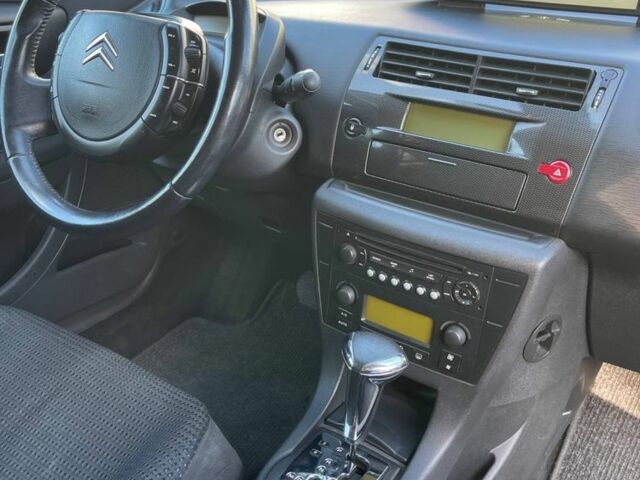 Серый Ситроен С4, объемом двигателя 1.6 л и пробегом 195 тыс. км за 4250 $, фото 11 на Automoto.ua