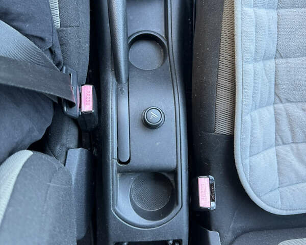 Ситроен С4 2006 в Ирпене на Automoto.ua Серый Ситроен С4, объемом двигателя 1.4 л и пробегом 105 тыс. км за 4000 $, фото 15 на Automoto.ua