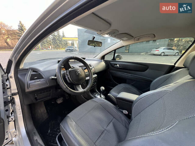 Серый Ситроен С4, объемом двигателя 1.59 л и пробегом 189 тыс. км за 4800 $, фото 16 на Automoto.ua