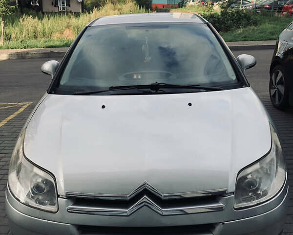 Серый Ситроен С4, объемом двигателя 1.59 л и пробегом 305 тыс. км за 3000 $, фото 4 на Automoto.ua