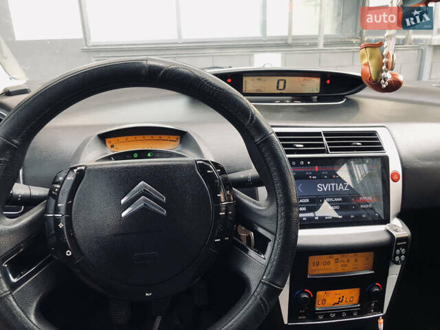Серый Ситроен С4, объемом двигателя 1.59 л и пробегом 305 тыс. км за 3000 $, фото 5 на Automoto.ua